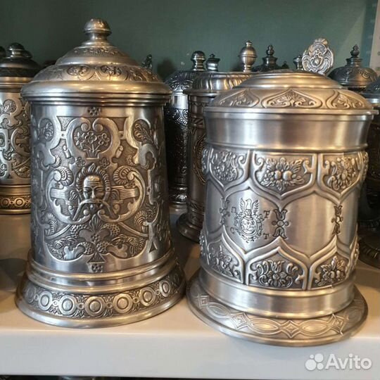 Большая коллекция пивных кружек