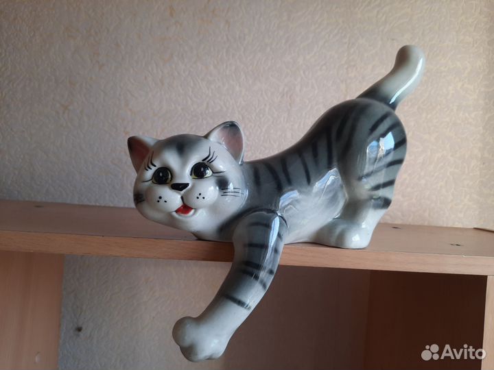 Статуэтка кот