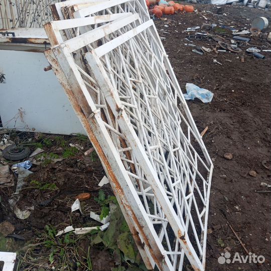 Металлические решетки на окна бу