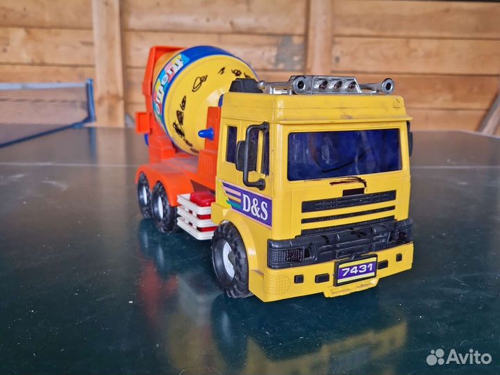 Машинка инерционная бетономешалка миксер детская