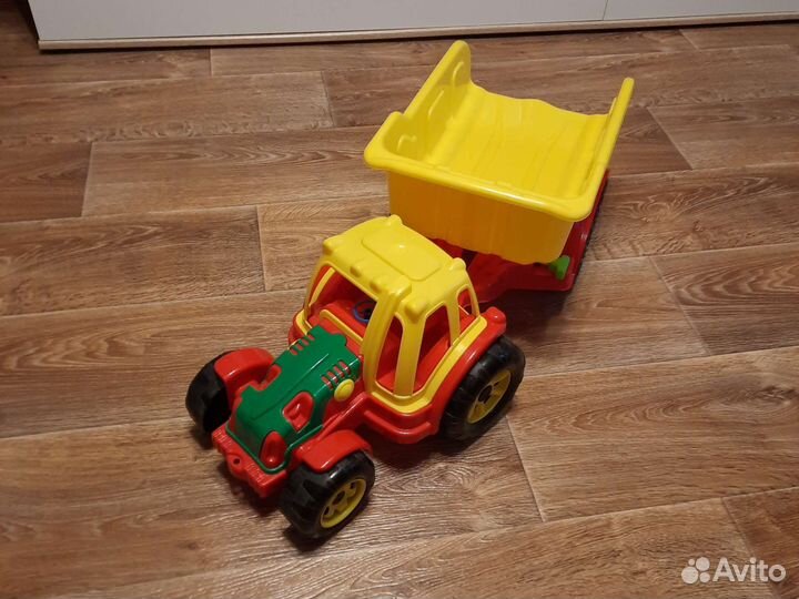 Детские игрушки трактор