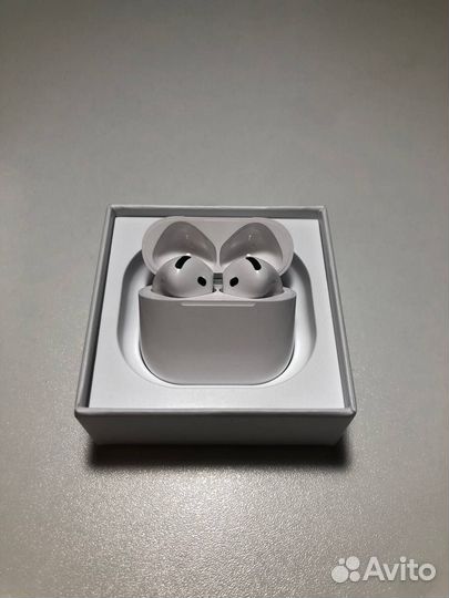 Наушники AirPods 4 с шумоподавлением