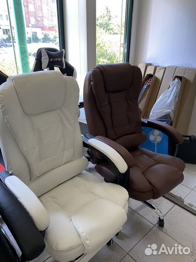 Офисное кресло