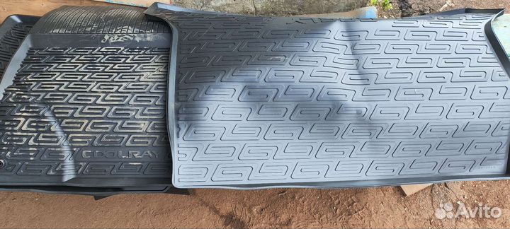 Автомобильные коврики резиновые