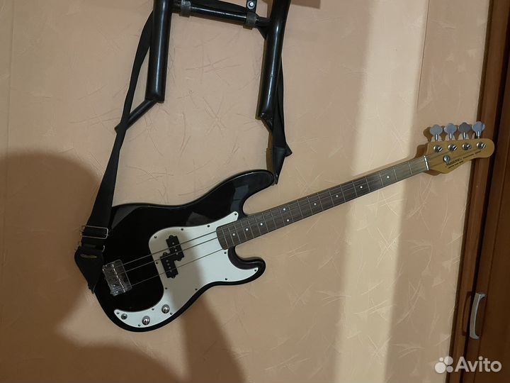 Бас гитара maxtone traditional series