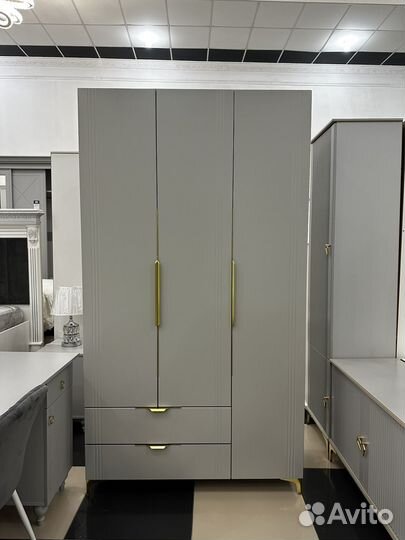 Шкаф детский распашной