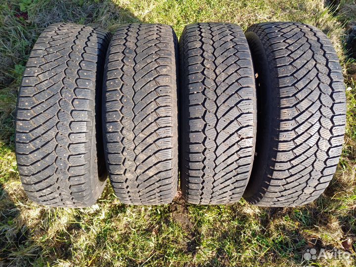 Gislaved Nord Frost 200 SUV 215/65 R16 98T