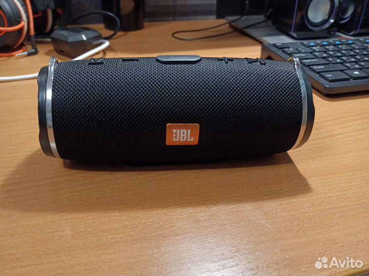 Колонка jbl charge 3