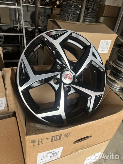 Диски Xtrike R066 R16 5/114.3 Новые