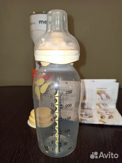 Смартсоска Medela Calma с бутылочкой 250мл