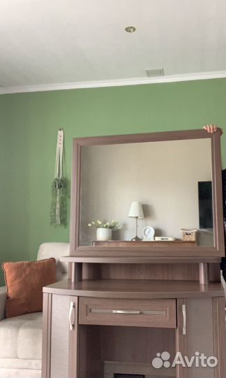 Стол туалетный с зеркалом Лазурит Магна