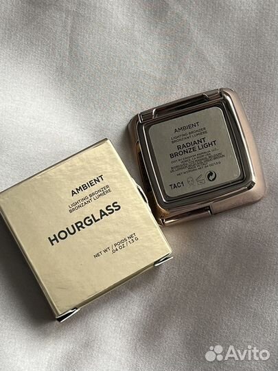 Hourglass бронзер тревел формат