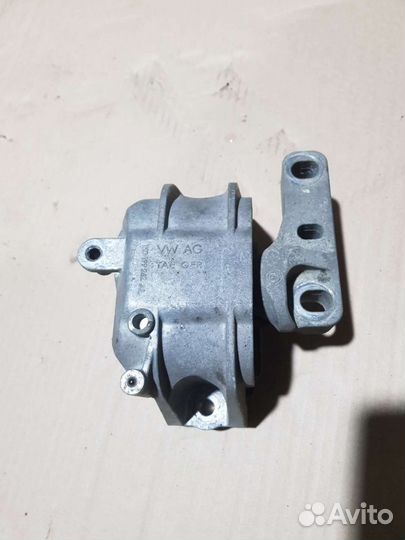 Подушка двигателя volkswagen jetta 5