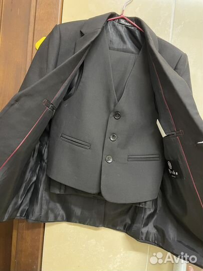 Костюм на мальчика 7-8 лет