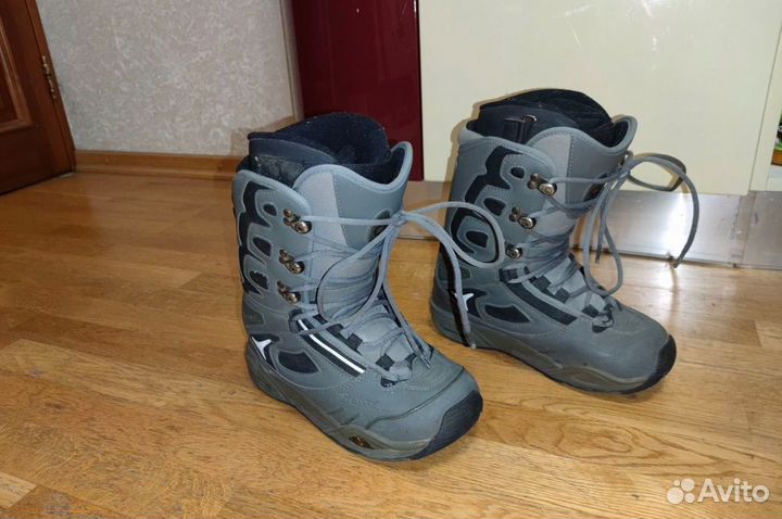 Сноубордические ботинки 38