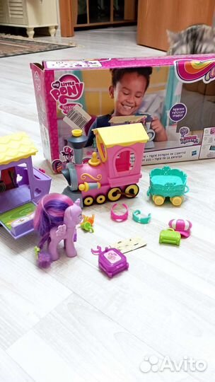 My little pony игрушки. Искорка, паровоз