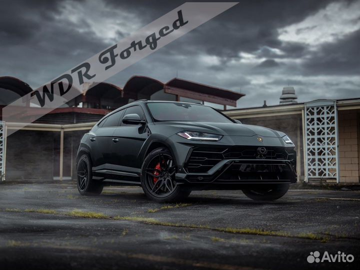 Кованые диски R22 на Lamborghini urus