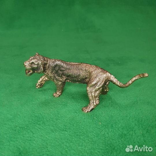 Бронзовая фигурка идущий Тигр символ 2022 года
