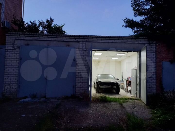 Гараж, > 30 м²
