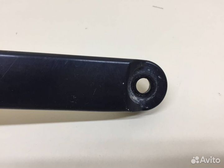 Поводок стеклоочистителя передний правый Toyota Ca