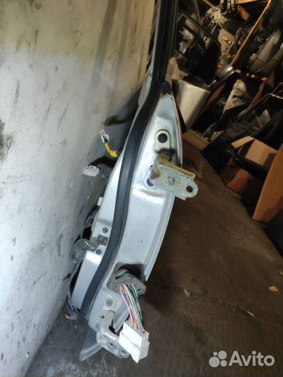 Передняя левая дверь Kia carens 2