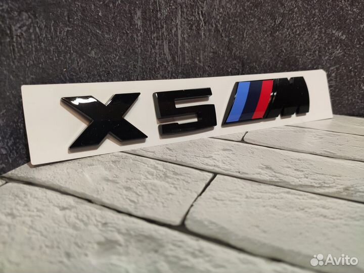 Шильдик BMW X5M черный глянец