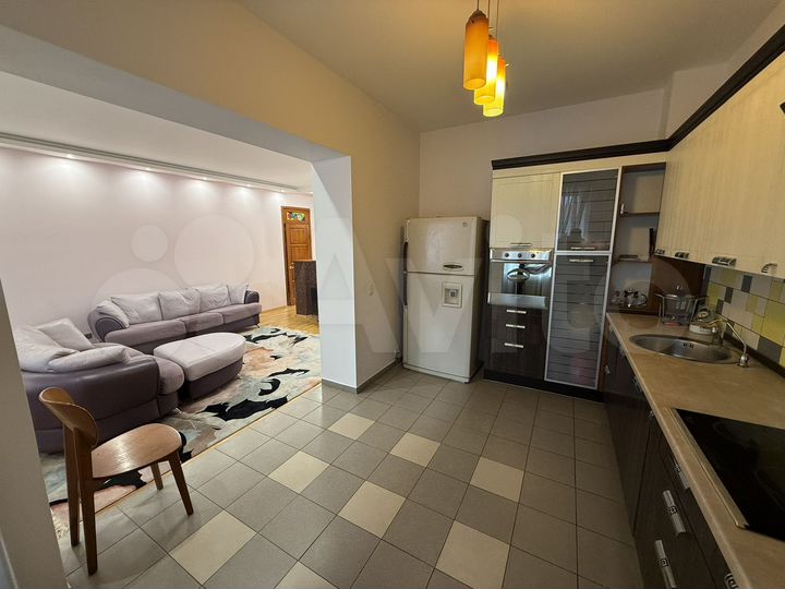 4-к. квартира, 160 м², 3/5 эт.