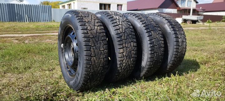 Pirelli Ice Zero 215/65 R16, PCD 5x114.3 DIA 60.1