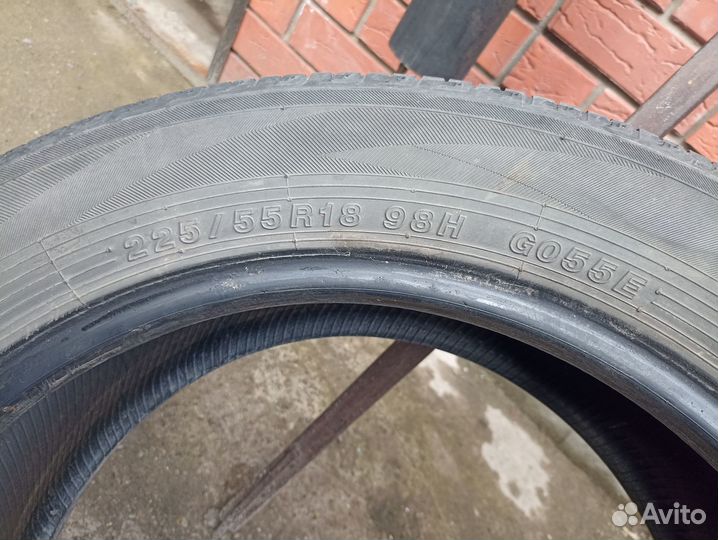 Yokohama 104ZR 225/55 R18