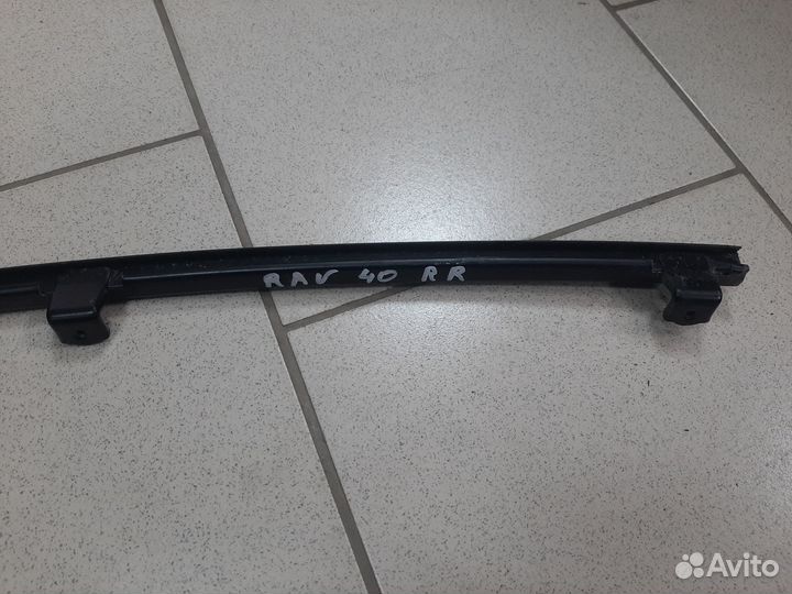 Направляющая стекла задняя правая Rav4 40 2012-19
