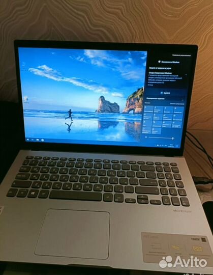 Asus R521 Ultrabook