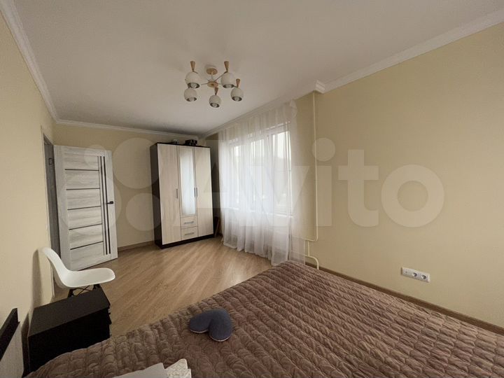 2-к. квартира, 60 м², 8/17 эт.