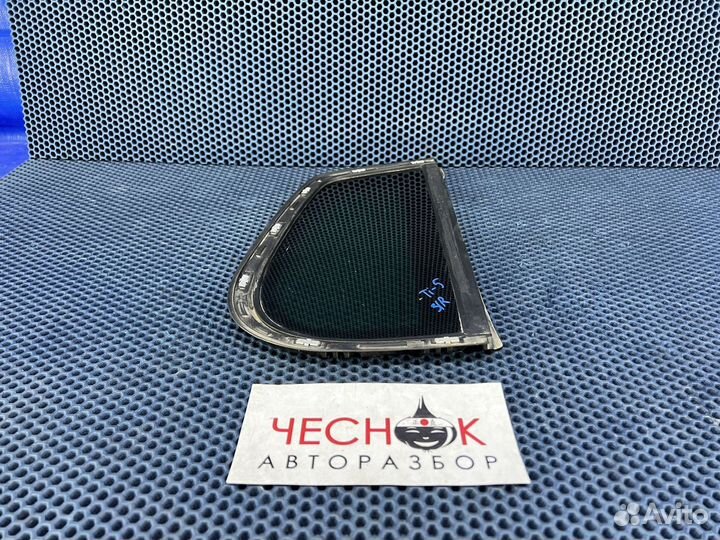 Стекло боковое заднее правое VW Tiguan NF 06-11