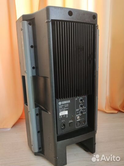 Активная акустическая колонка Yamaha MSR400