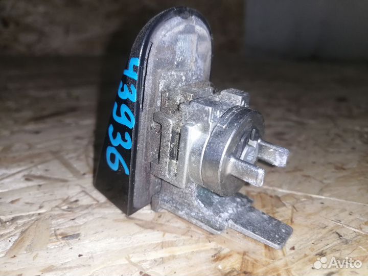 Личинка двери Ford Focus 3