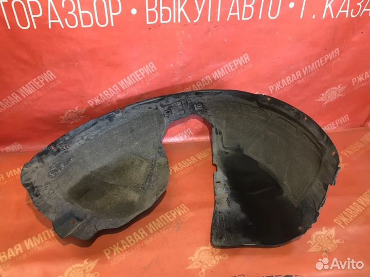 Подкрылок локер передний правый Opel Astra J
