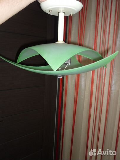 Люстра зеленая
