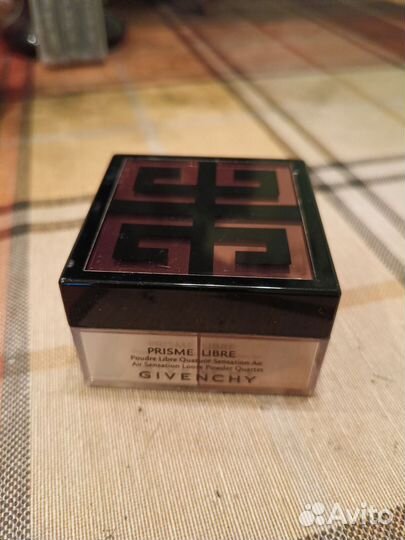 Givenchy пудра