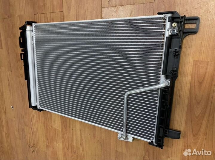 Радиатор кондиционера Mercedes GLK W212 W204 W207