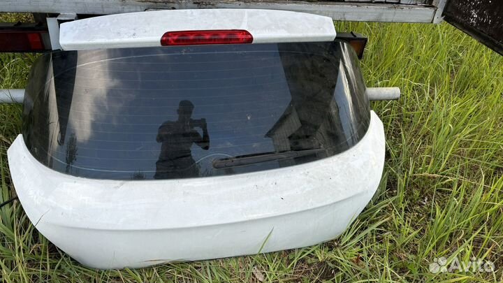 Крышка багажника peugeot 308