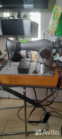 Швейная машинка Подольск с электроприводом