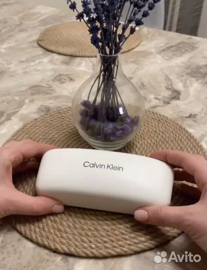 Солнцезащитные очки Calvin Klein