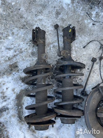 Хендай санта фе передние стойки с пружинами