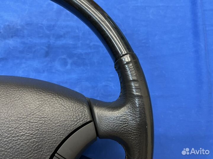 Оригинальный руль с косточкой Toyota Camry 35