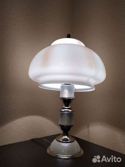 Настольная лампа времен СССР