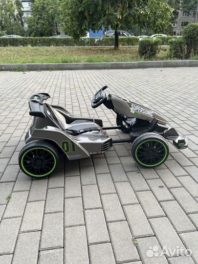 Электромобиль детский (регулировка размера под рос