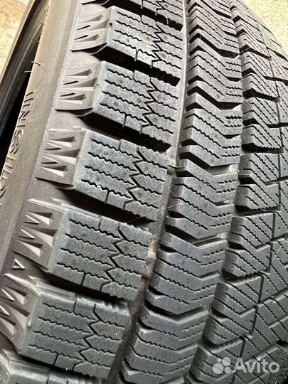 Bridgestone Blizzak Ice 215/50 R17 91S