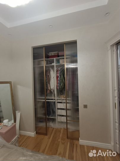 Перегородки межкомнатные латунные