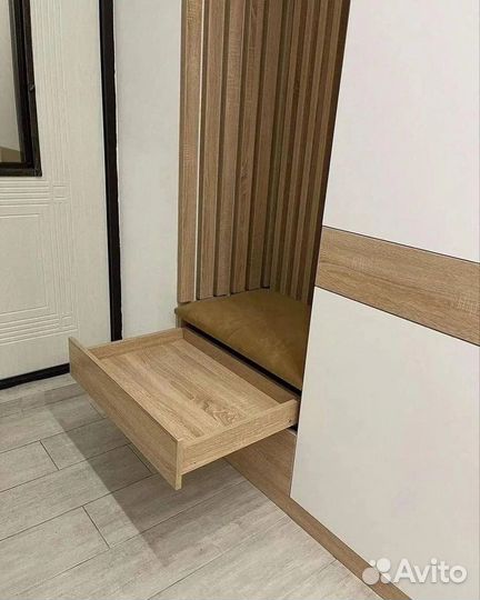 Прихожая под потолок