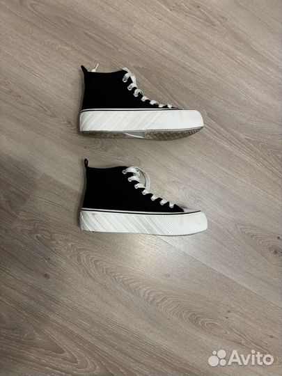 Продам кеды